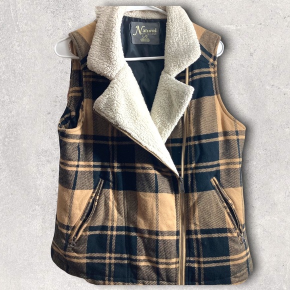 Natural Reflections Jackets & Blazers - Natural Reflections tan/black plaid coat VEST - Faux fur collar. EUC Lrg